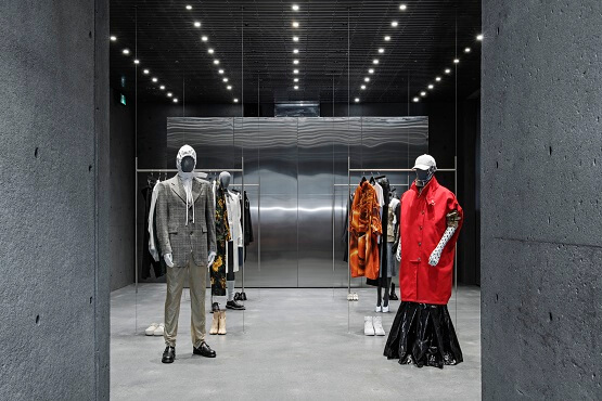 「在庫ゼロ」カナダ発ファッションECのSSENSEが初の実店舗をオープン
