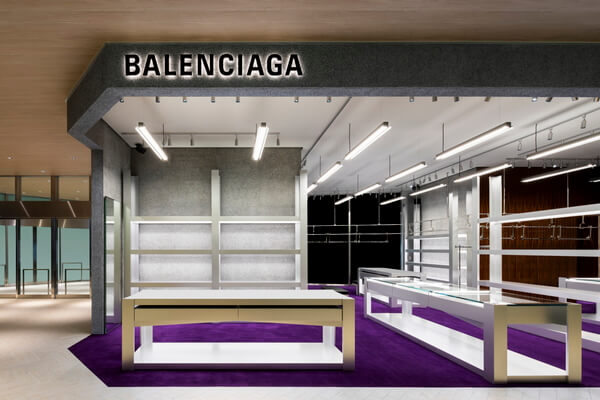 Japan｜「バレンシアガ」が新複合施設の渋谷スクランブルスクエアに直営店をオープン