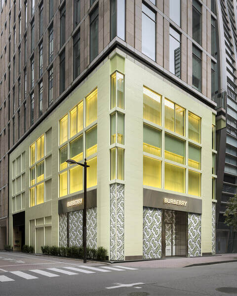 Japan｜外壁はピスタチオカラー　リカルド・ティッシのコンセプトによる「バーバリー銀座」がオープン