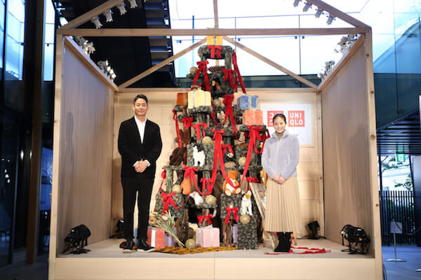 「ユニクロ」の「フリースクリスマスツリー」が原宿に登場　発表会には今田美桜が登壇