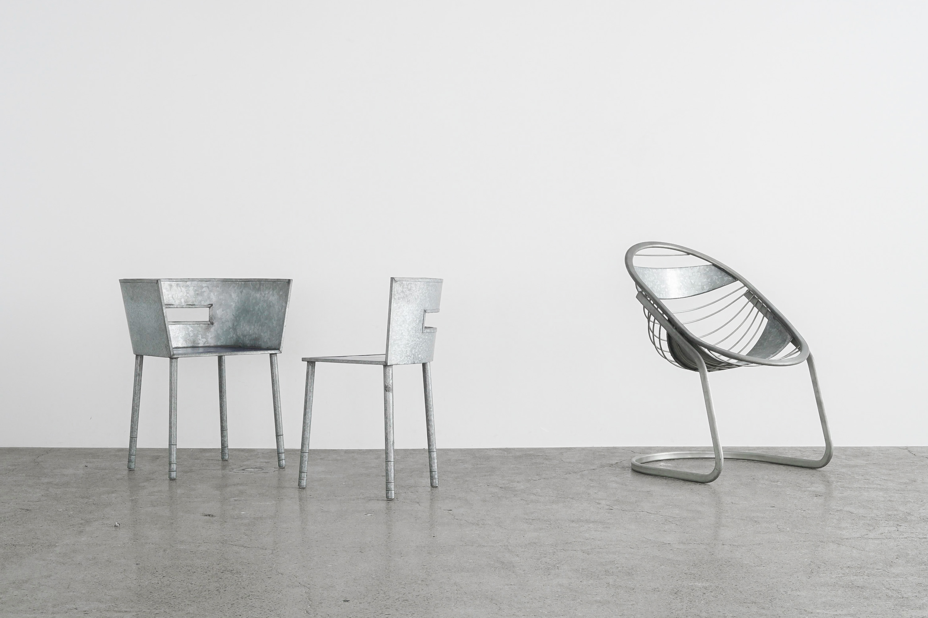 川久保玲がデザインした椅子が一部購入も可能　「川久保玲（COMME des GARÇONS）の椅子」開催