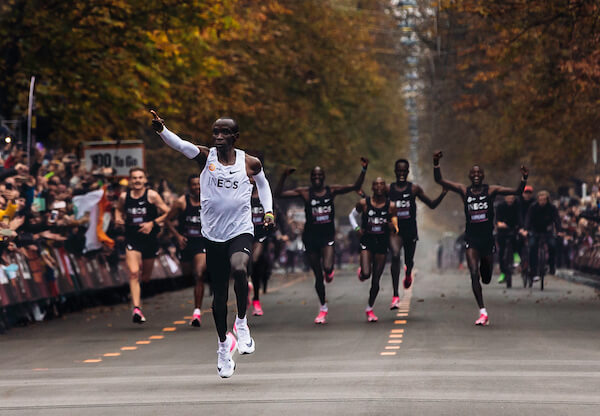 世界記録保持者のキプチョゲ選手は東京2020の男子マラソンで何を履く？