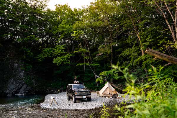 北海道・十勝にキャンピングカーを使った宿泊施設が開業　小山薫堂のオレンジ・アンド・パートナーズらがマネジメント