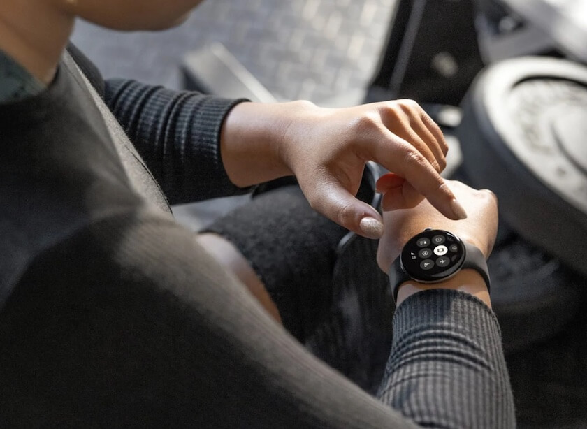 グーグルがスマートウォッチ市場に参入 腕時計型端末「ピクセルウォッチ」を年内に発売 | セブツーは、世界各地のファッション&ビューティ情報を多