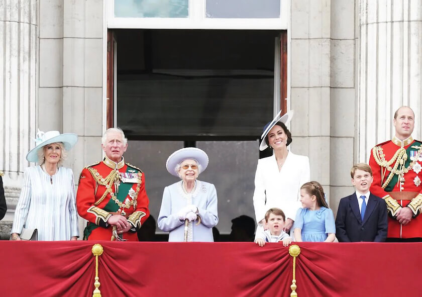 売筋品 エリザベス女王在位70年記念　リバティ限定スカーフ バンダナ/スカーフ