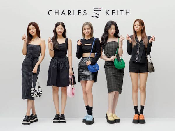  韓国で開催された「チャールズ&キース」のポップアップにITZYがサプライズ登場