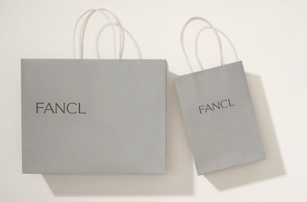 「ファンケル」が100%リサイクル可能な素材を利用した紙袋の使用を開始
