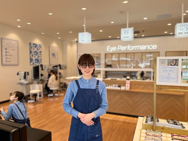 「ゾフ」が従業員のサングラス着用を自由化