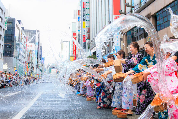 ゆかたで銀座の街を散策！　銀座の夏まつりが４年ぶりに復活