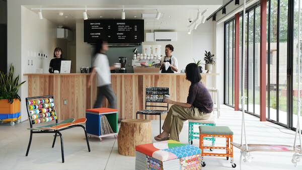 ZOZOが新社屋「ゾゾスタジオ」に誰でも利用できるコーヒースタンドをオープン
