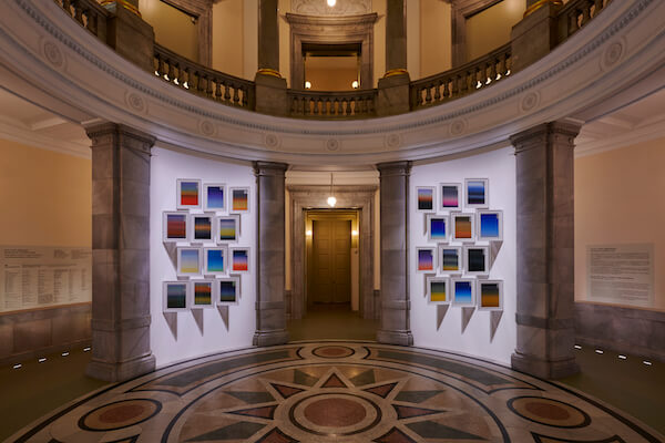 北野武や森山大道らも出展　「カルティエ」が日本との絆を紐解く展覧会を東京国立博物館で開催