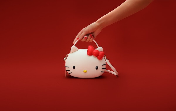 「ケイト・スペード」がハローキティと日本限定コラボでカラフルでアイコニックなバッグやジュエリーを発売