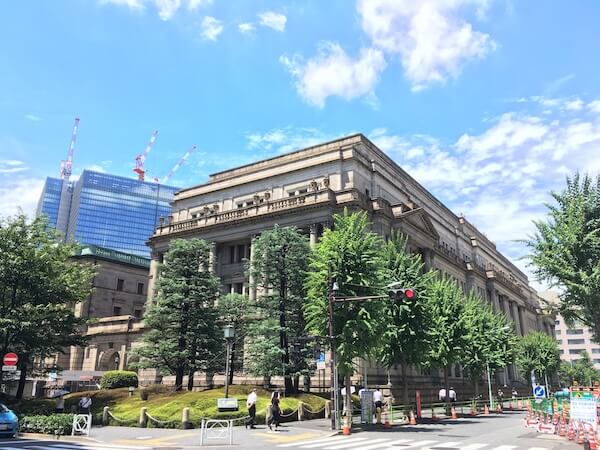 ファッション銘柄の行方は？日銀ETF「100年売却」で揺れる市場で押さえるべきポイント【いづも巳之助の一株コラム】