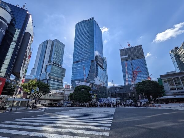 野村絢氏と旧村上ファンド系がDeNA株を取得　株価は寄り付き直後から8％超の急騰