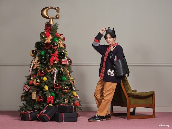 中島健人と「コーチ」が再び共演　ホリデーシーズンの主役アイテムが勢揃い