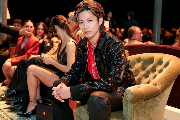 Number_i 神宮寺勇太、パリで「アミリ」2026年秋冬ショーに来場