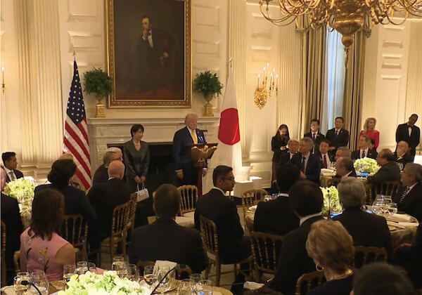日米首脳の夕食会に「あの人」がいた　それでもソフトバンク株が下がる理由【いづも巳之助の一株コラム】